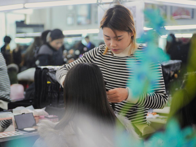 30岁还可以学化妆吗？苏州哪家化妆学校好？