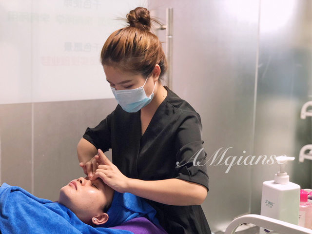 学化妆都有什么要求？化妆师是青春职业么。
