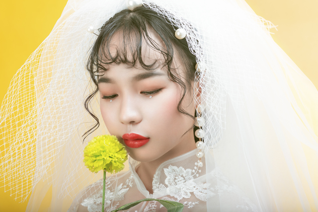 {千色化妆教程}之清爽光感淡蓝色宝石冰山眼妆_爱美千色
