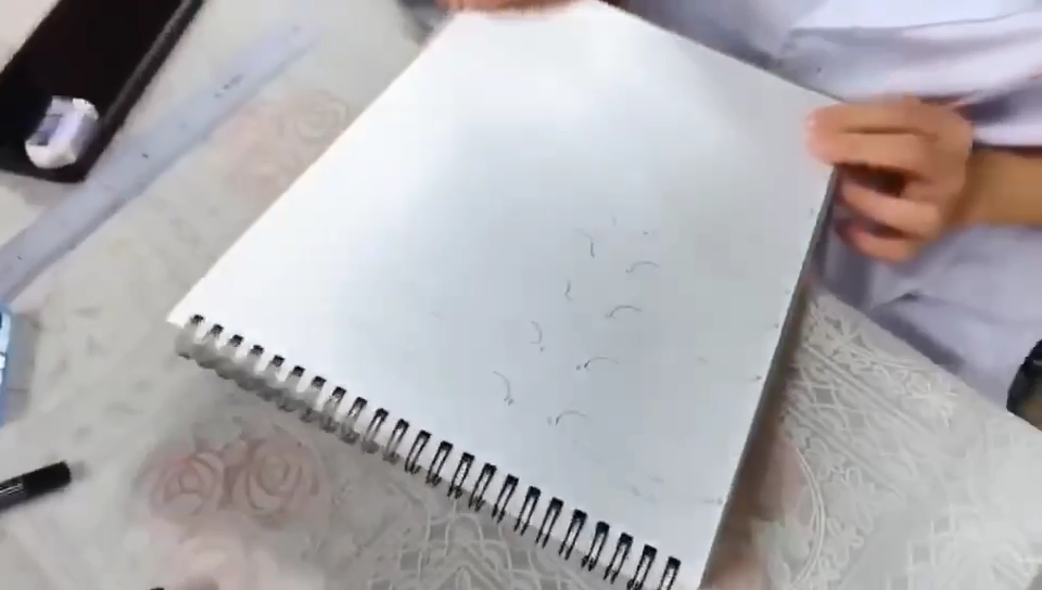 学员纸上眉型练习，努力的人正在路上——千色分享