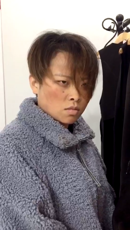 小姐姐欲参加聚会却被人瞧不起，一怒之下她竟做了这件事……