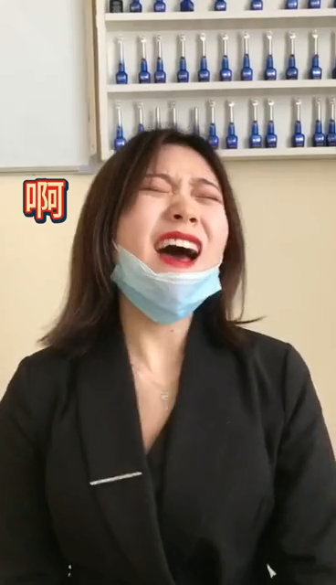 当女朋友去做美甲时的真实写照，我太难了~
