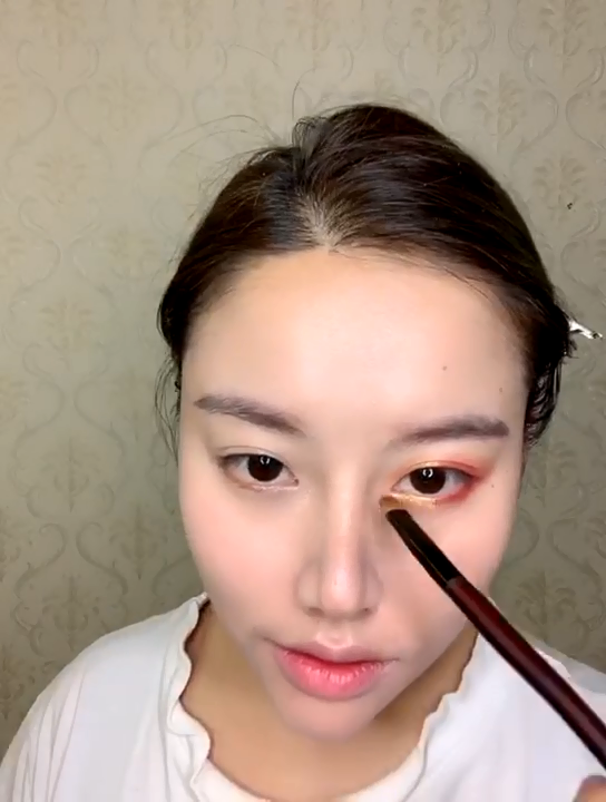 春夏blingbling甜心妆容，甜到你的心里，甜美女孩必备哦~