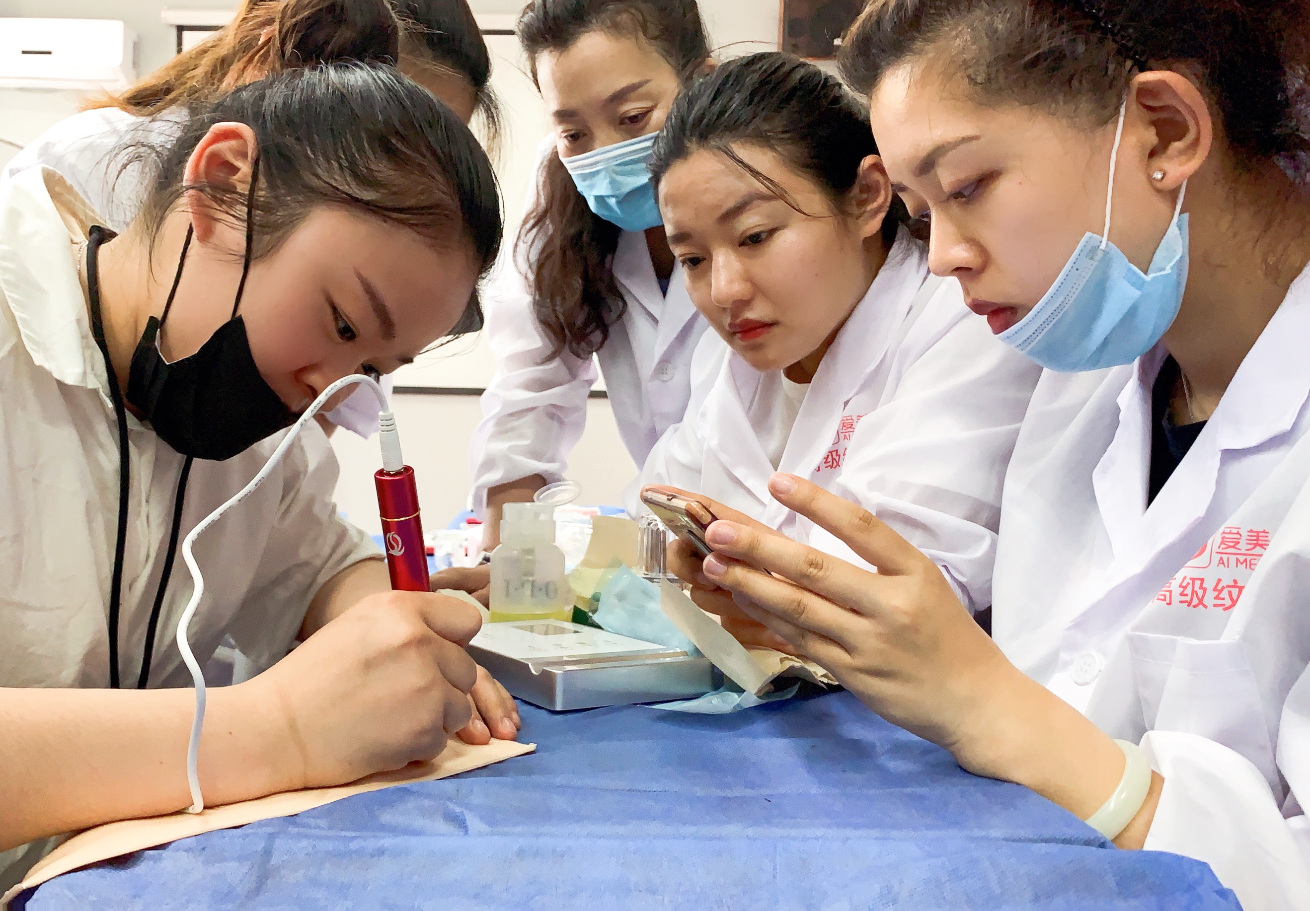 学美妆哪家好，2020化妆培训机构解析