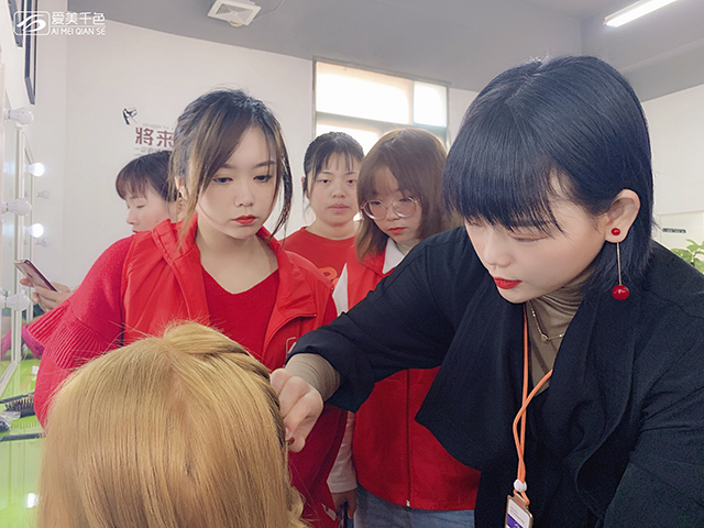 姚老师分享：什么样的眉形适合脸小的MM