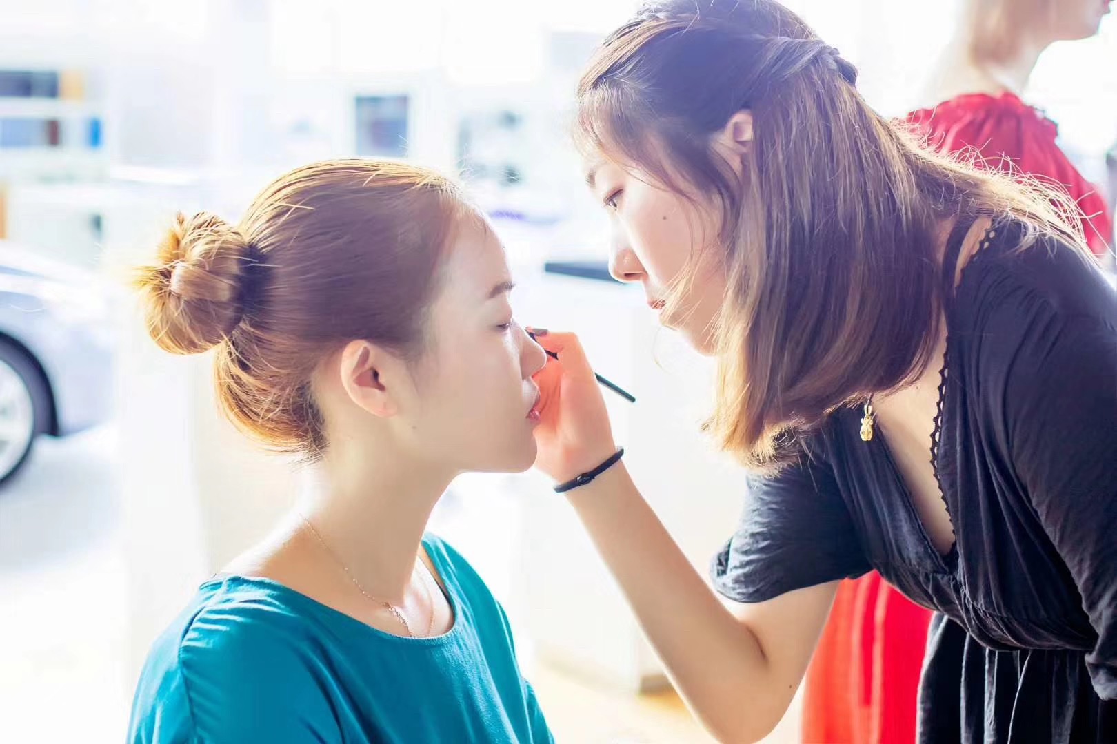 美妆小技巧：化妆失手该如何补救呢？