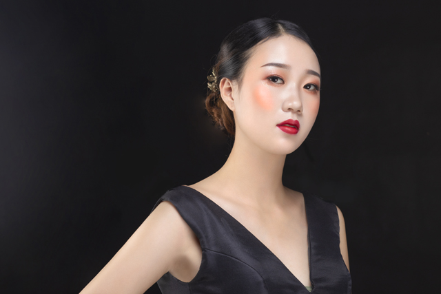 美妆小技巧：怎样学裸妆？新手学裸妆的技巧